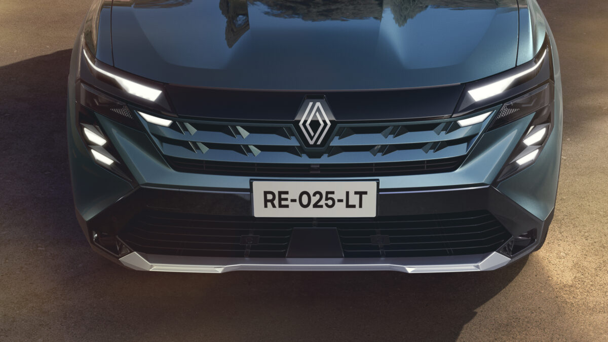 Renault Boreal capó