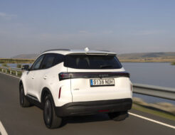 Probamos el Ebro s400, un SUV híbrido a precio de urbano S400 33 e1757491033269