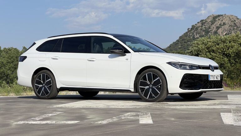 VW Passat e Hybrid 272 R Line 1 e1751631722468