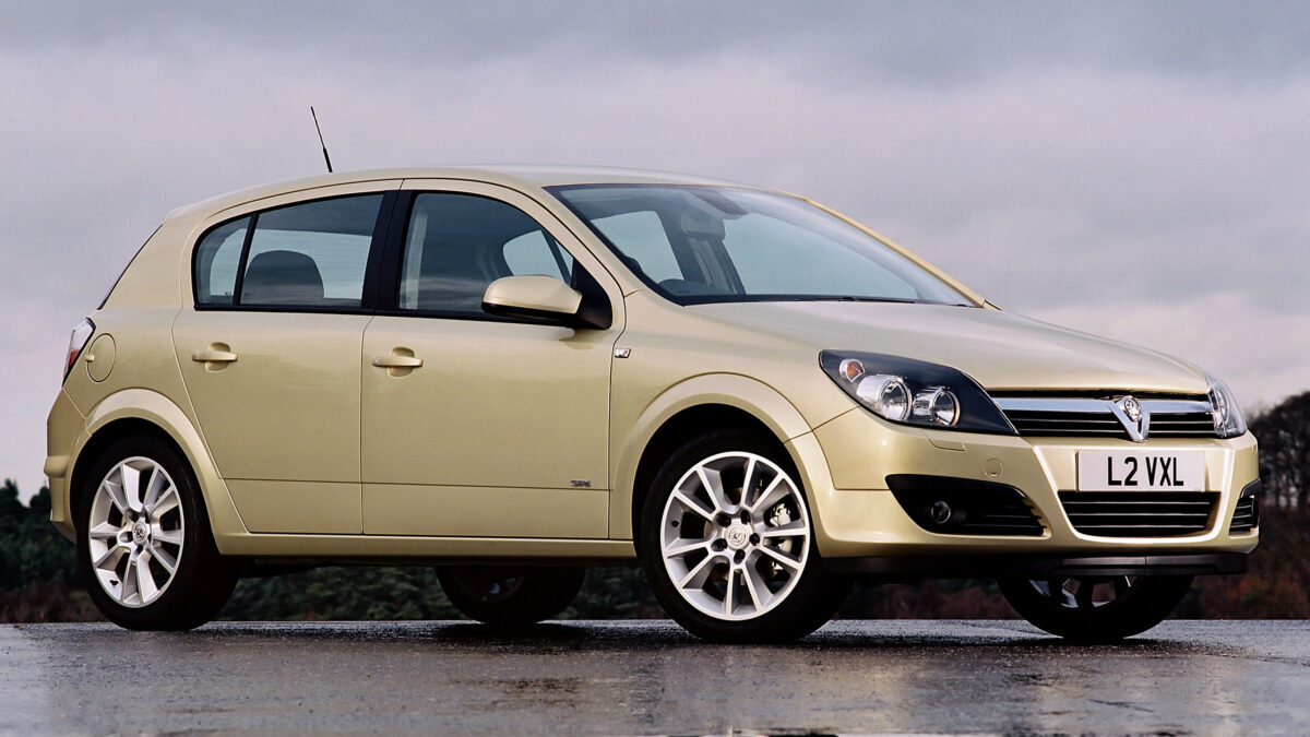 vauxhall_astra_5-door_10