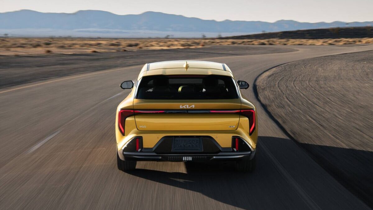 Kia K4, el nuevo compacto grande de KIA