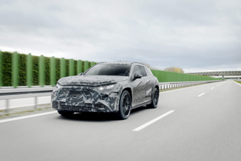 Performant und elektrisch: Mercedes AMG SUV und viertüriges Coupé gemeinsam auf ErprobungHigh performance and electric: Mercedes AMG SUV and four door coupé start testing