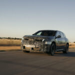 Por fin un Tesla killer que no da risa: así es el BMW iX3 con 800 km de autonomía que quiere destronar al Model Y