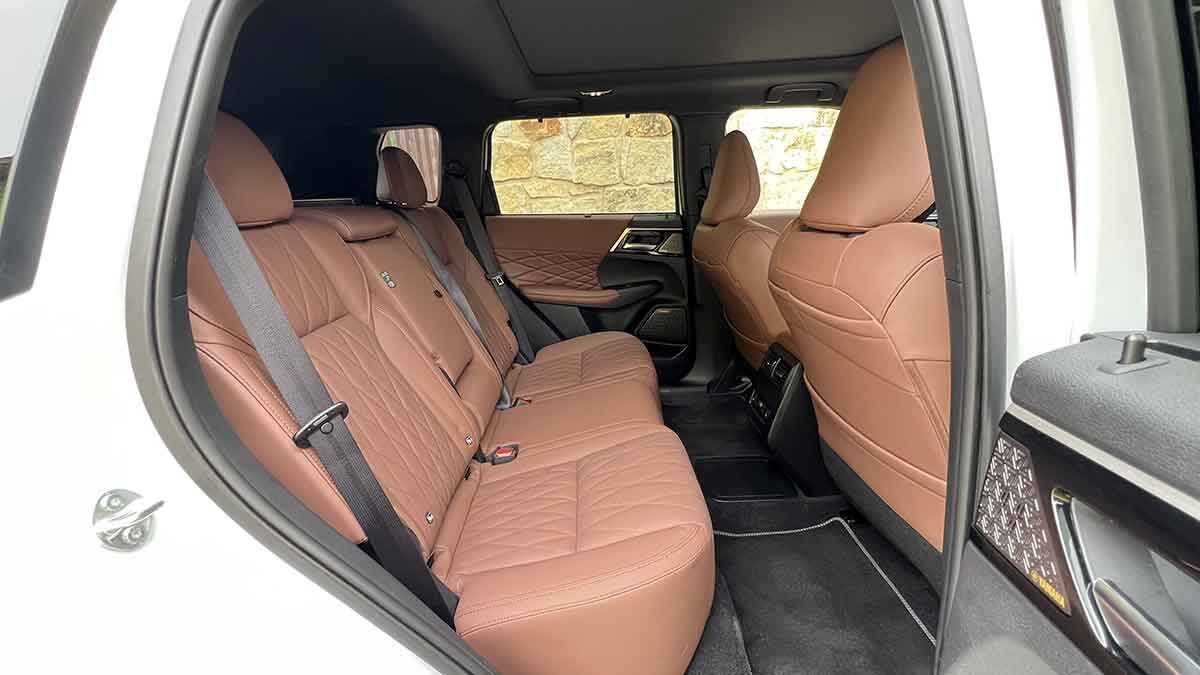 Mitsubishi Outlander PHEV 2025 (11)