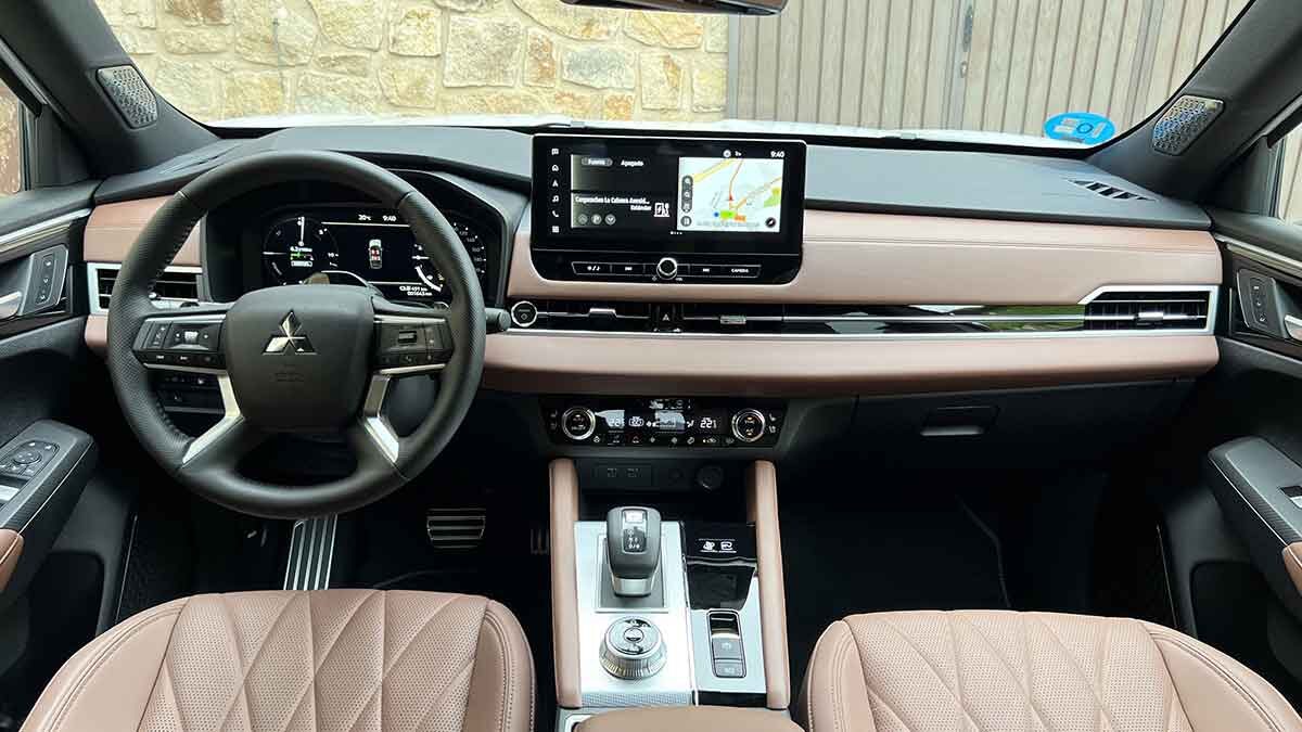 Mitsubishi Outlander PHEV 2025 (5)