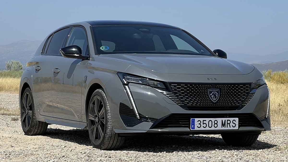 Peugeot 308 GT Hybrid 145 2025 (2)