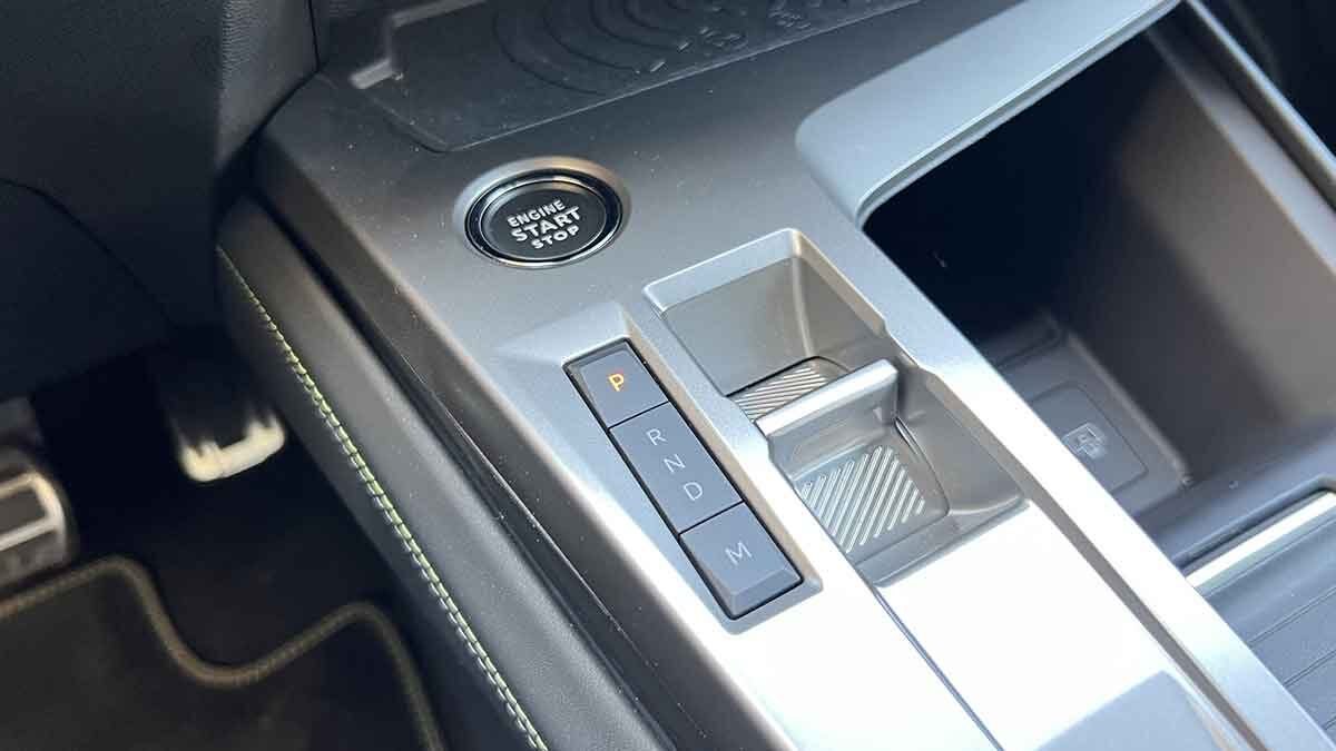 Peugeot 308 GT Hybrid 145 2025 (7)