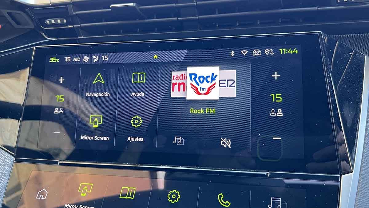 Peugeot 308 GT Hybrid 145 2025 (9)