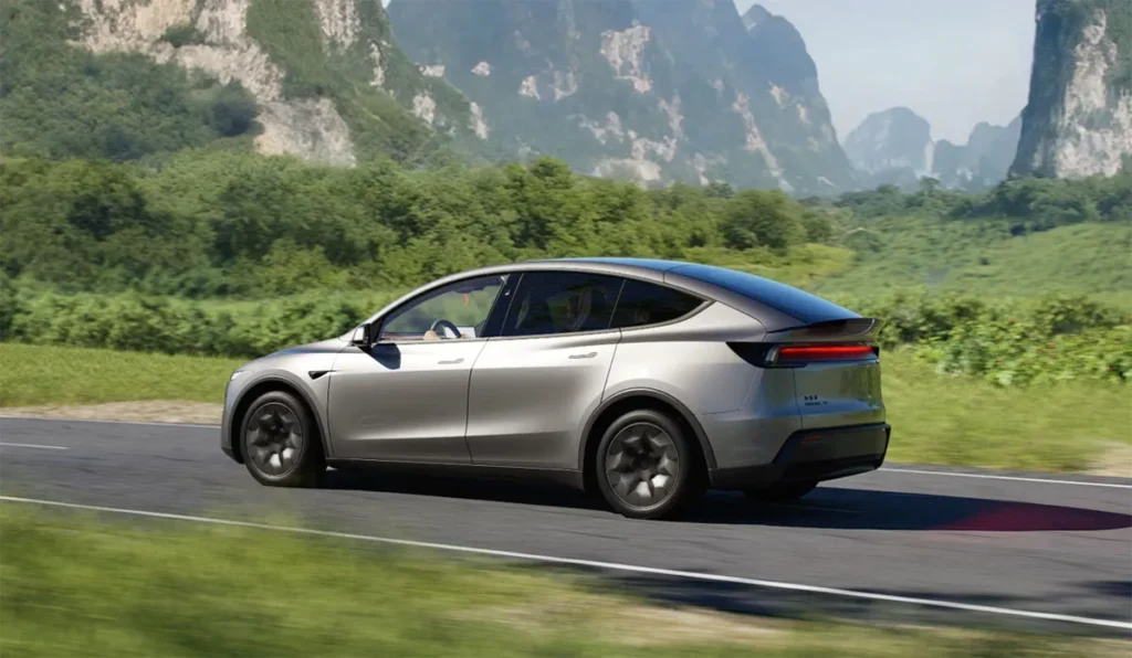 Tesla Model Y largo china apertura