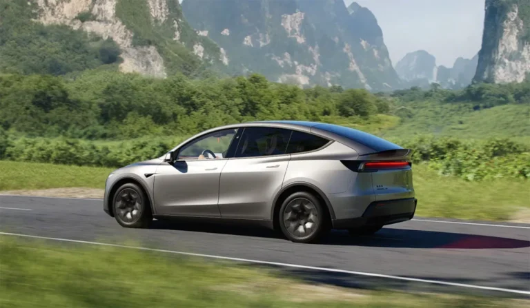 Tesla Model Y largo china apertura