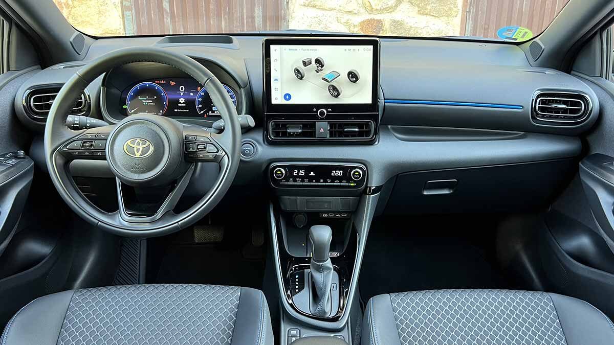 Toyota-Yaris-130H-Premiere-Edition-12