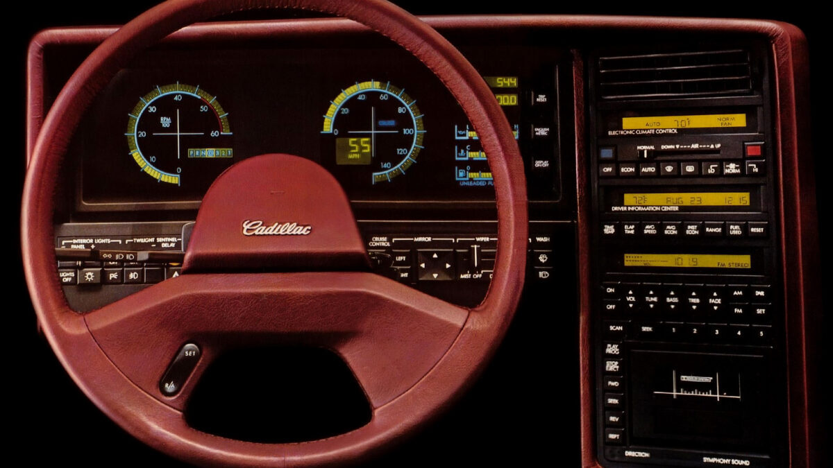 Los 10 salpicaderos más curiosos de los años 70 y 80