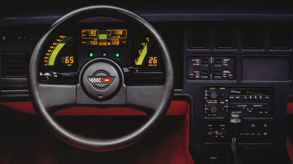 Los 10 salpicaderos más curiosos de los años 70 y 80