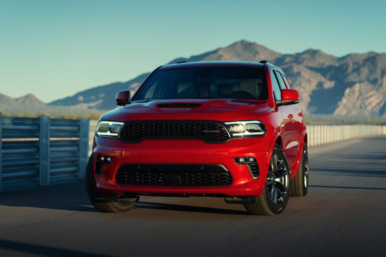 Dodge Durango R/T Tow N Go: The R/T Tow N Go leverages the SRT