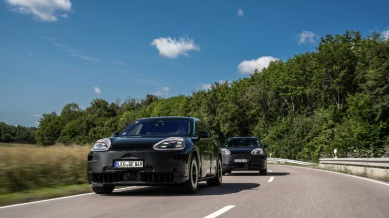 01 Porsche plans a trio of powertrains for the Cayenne