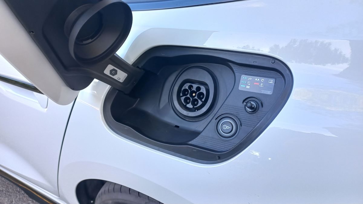 Audi A5 e Hybrid (1) Audi A5 e Hybrid (1)