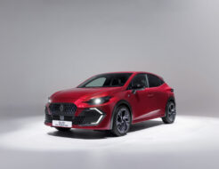 Ya puedes pedir el nuevo Renault Clio: estos son sus precios y versiones disponibles Renault Clio Esprit Alpine Rouge Absolu Photos