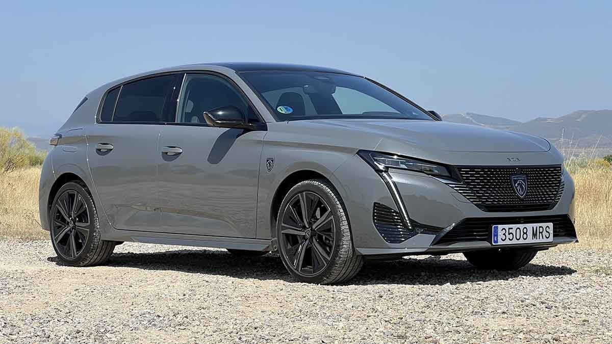 Peugeot 308 GT Hybrid 145 2025 1