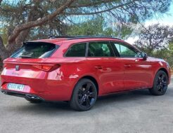 Casi un 5% de los coches usados ya tienen enchufe: los eléctricos e híbridos enchufables disparan sus ventas Seat León e Hybrid ST (1)
