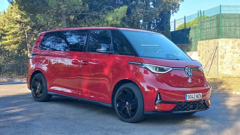 Volkswagen ID. Buzz GTX (1)