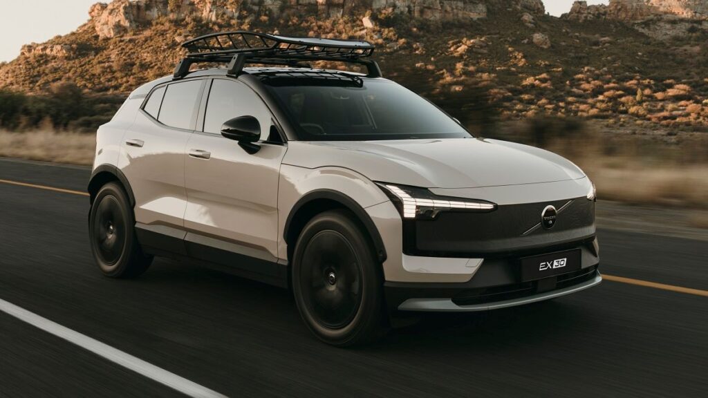 volvo ex30 cross country twin performance55