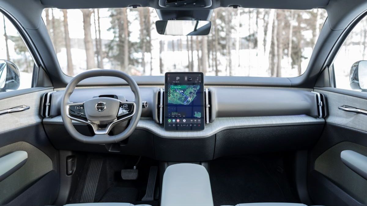 volvo ex30 cross country twin performance 70