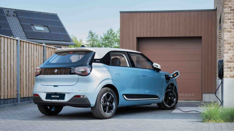 BOX Dongfeng DSC 9777 MatriculaBOX