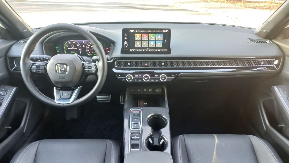 Honda Civic 2025 (2) Honda Civic 2025 (2)