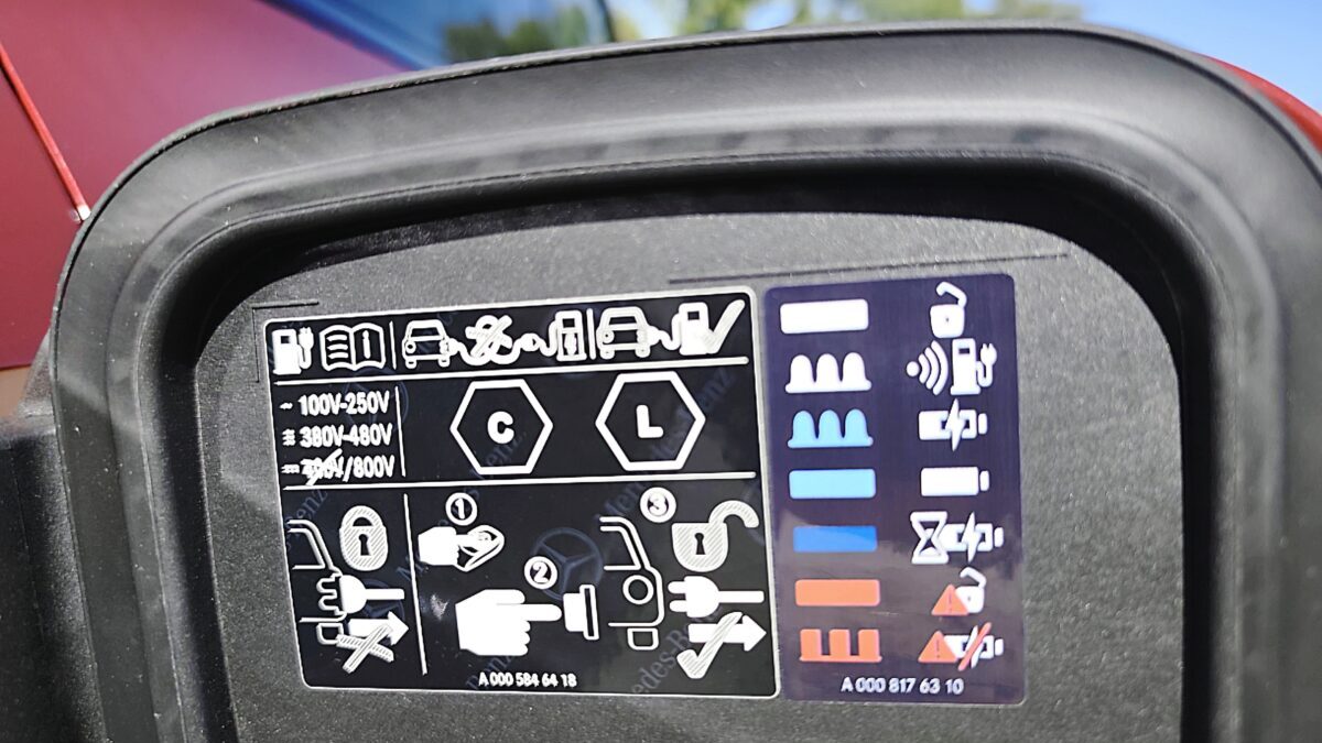 Mercedes CLA. 800v sí; 400 v no Mercedes CLA. 800v sí; 400 v no