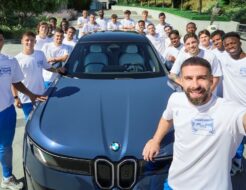 P90622030 highRes selfie grupal con bm