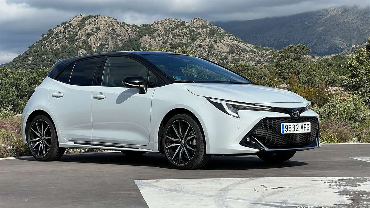 Toyota Corolla 200H GR Sport (1)