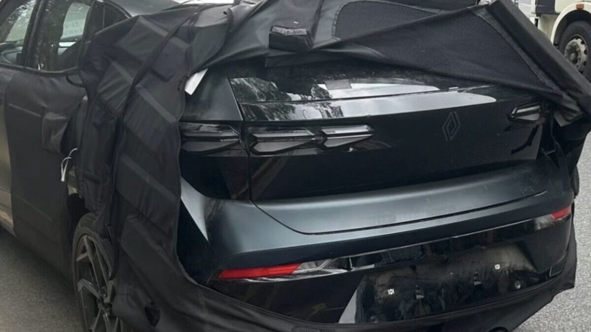 foto espia renault aurora foto espia renault aurora