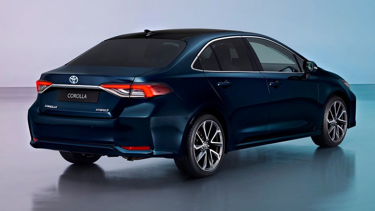 toyota corolla hybrid sedan 47