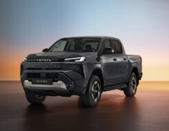 2025toyotahiluxbevhero1