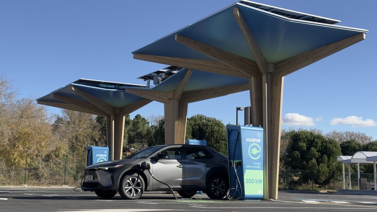 Recarga coche eléctrico. No te quedes tirado con un coche eléctrico