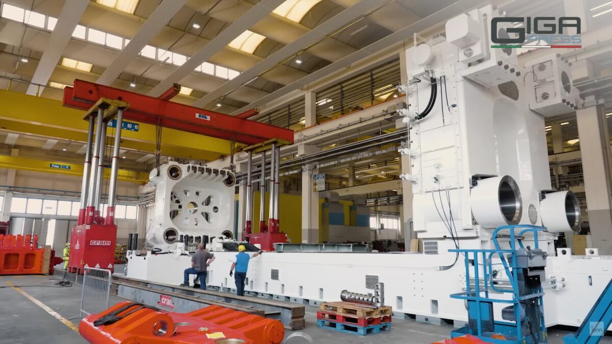 gigaprensa idra de 9000 toneladas posible imagen principal