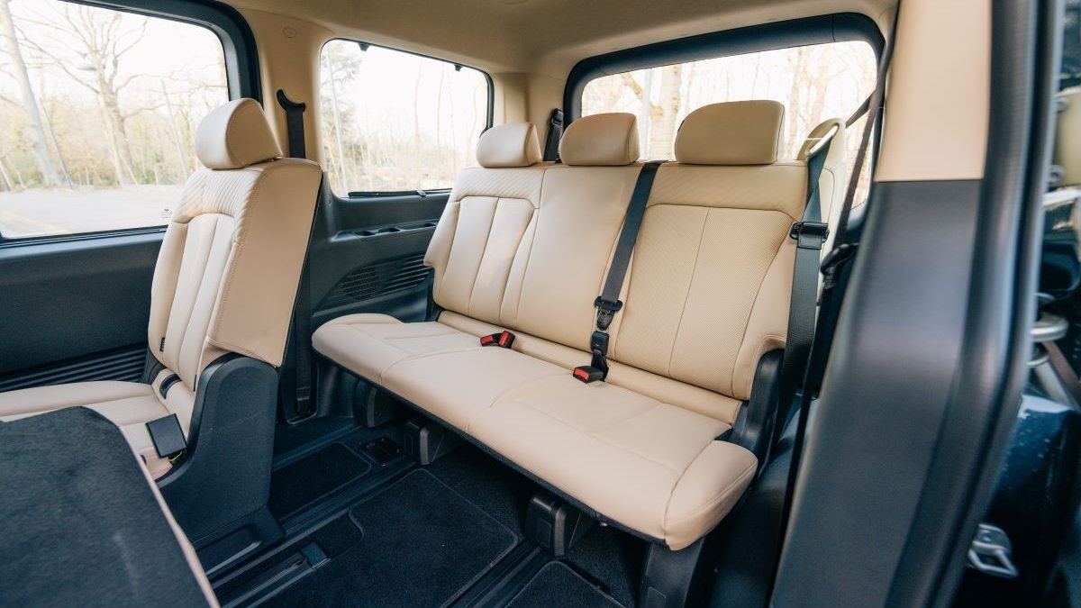 hyundai staria hybrid48