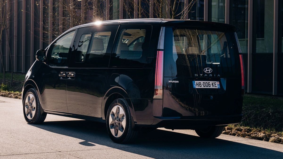 hyundai staria hybrid6