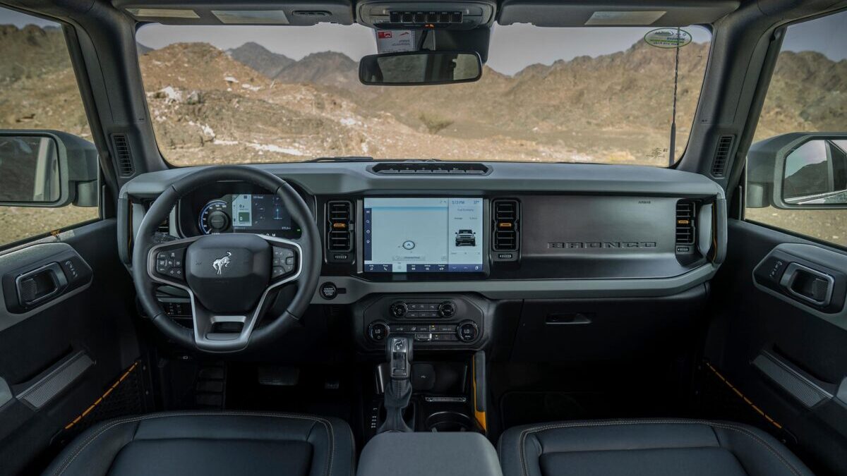 Ford Bronco americano interior