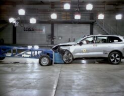 Volvo EX90 crash test