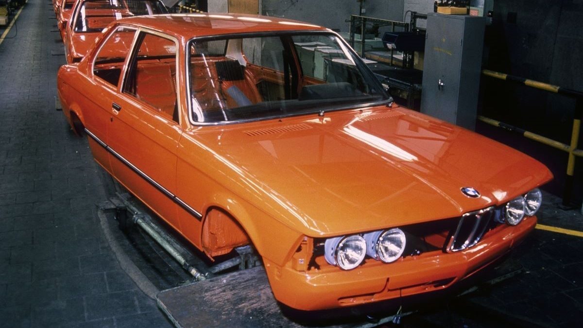 P90627171 highRes painting of bmw 3 se P90627171 highRes painting of bmw 3 se