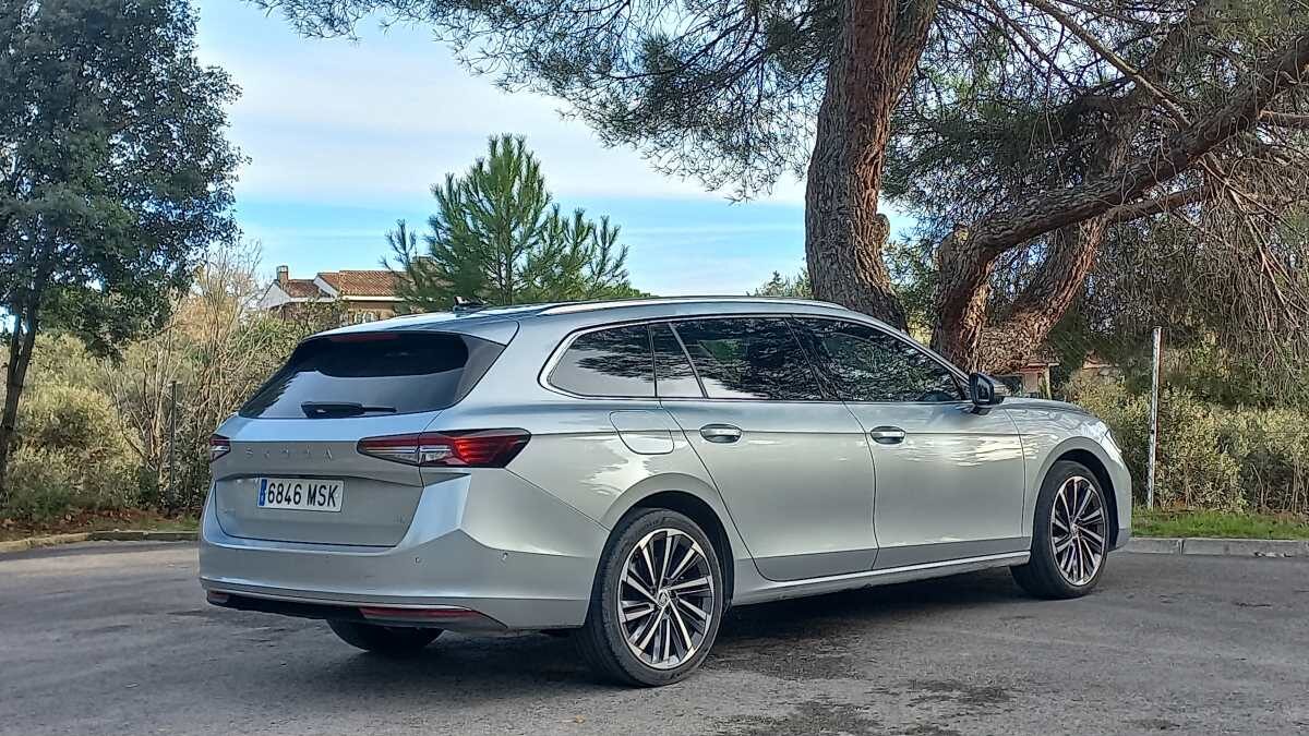 Skoda Superb Combi (1)