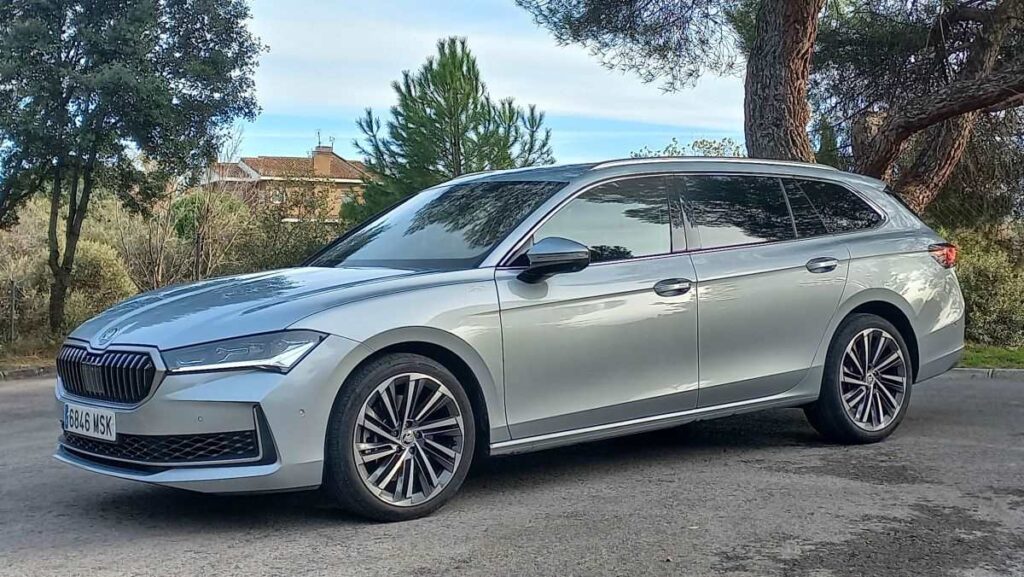 Skoda Superb Combi (2)