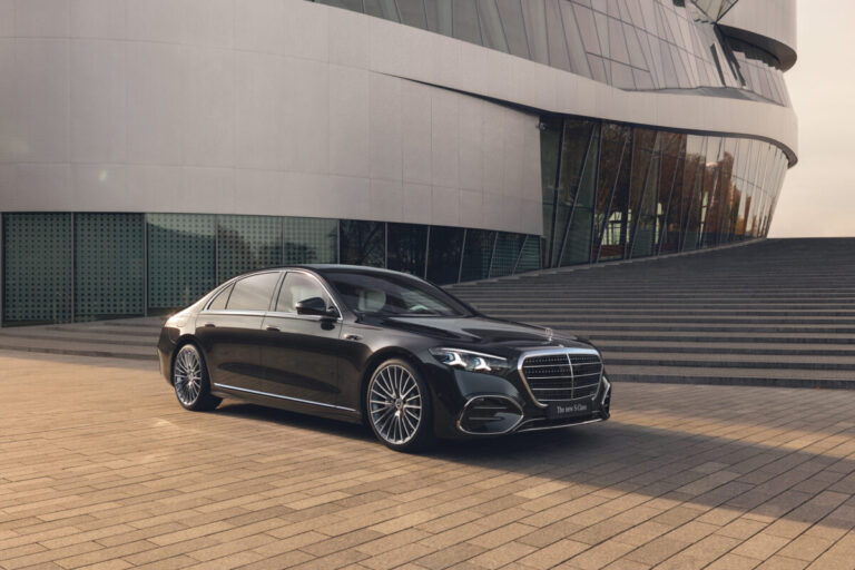Die neue Mercedes Benz S Klasse: Verfeinert bis in jedes Detail The new Mercedes Benz S Class: Refined in every detail.