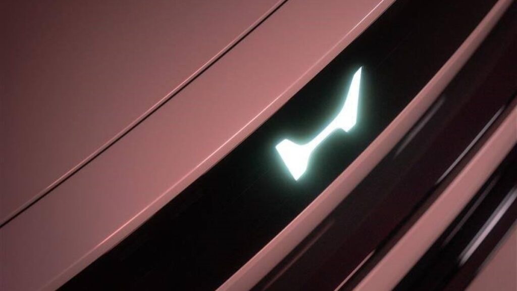 569208 New H Mark Symbol