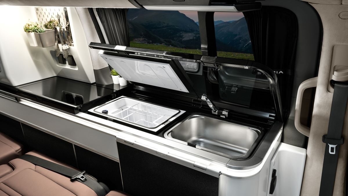 (Image) STARIA Camper Concept 12