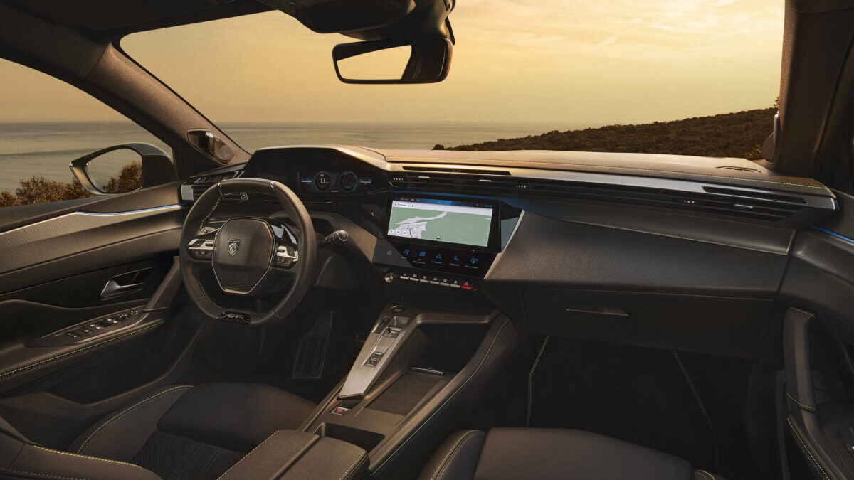 PEUGEOT E408 2601CV 408 FR