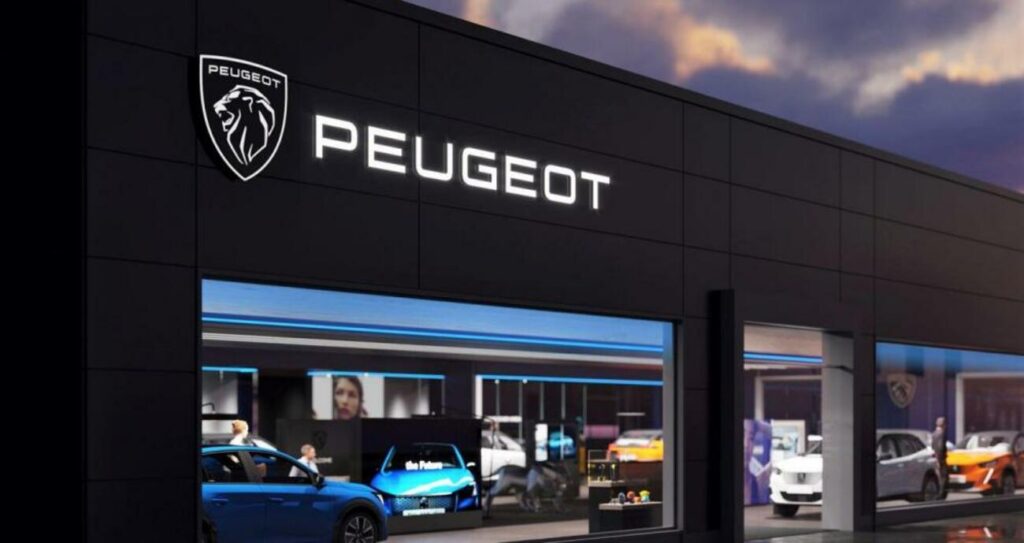 el nuevo simbolo de peugeot en un concesionario 89 1000x530