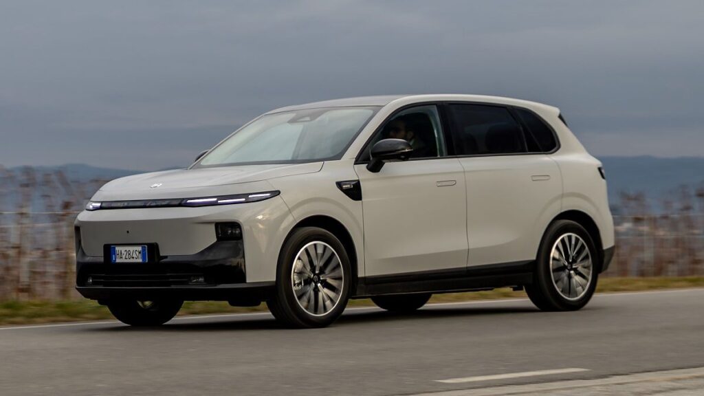 leapmotor b10 hybrid ev67