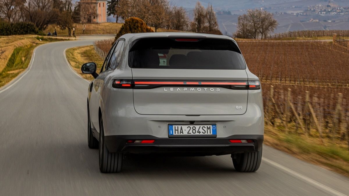 leapmotor b10 hybrid ev8